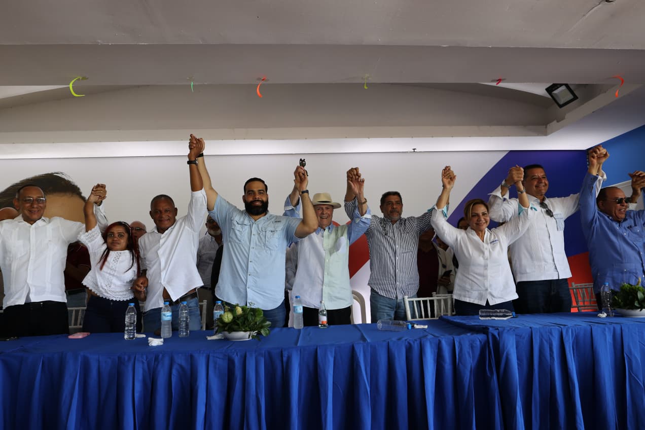 Hipólito Mejía desarrolla agenda política en Santiago organizada por equipo municipal que dirige Vladimir Santana