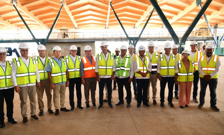 Presidente Abinader conoce avances de la construcción de la nueva terminal del Aeropuerto Cibao y valora su aporte al desarrollo del turismo