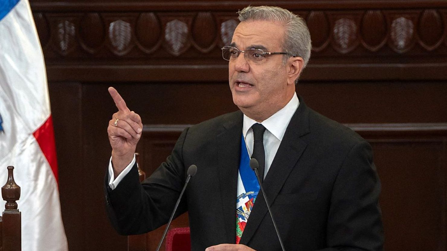 Abinader advierte que implicados en actos de corrupción serán sometidos a la justicia
